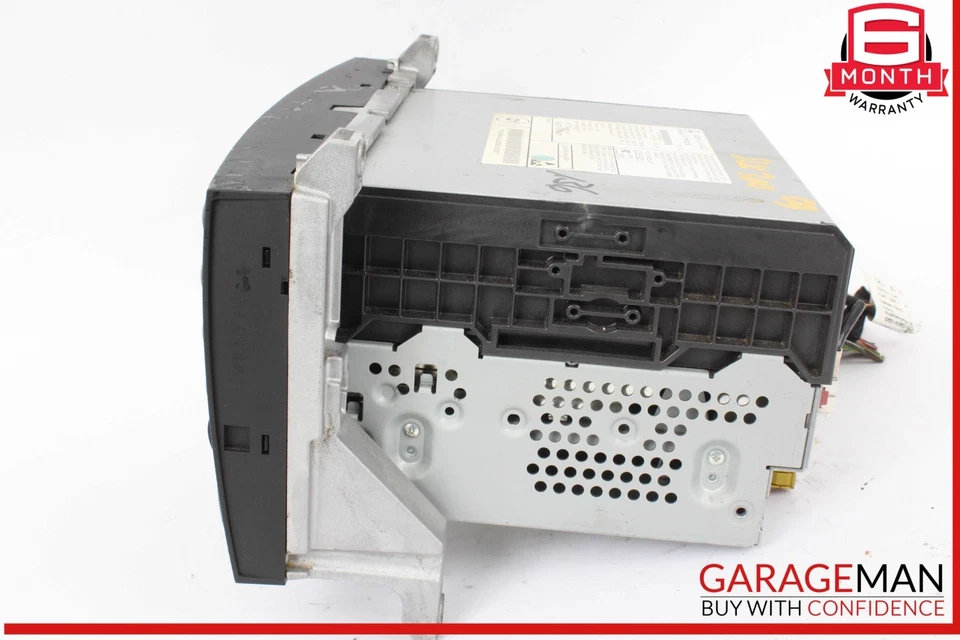 09-11 Mercedes R171 SLK300 SLK55 Head Unit Radio AM/FM CD Player 1718703294 OEM - Image 4 of 4
