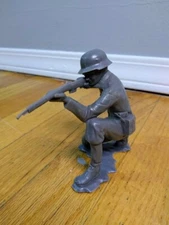 Louis Marx & Company Vintage Grey Kneeling Army Man 4 inch Toy Soldier