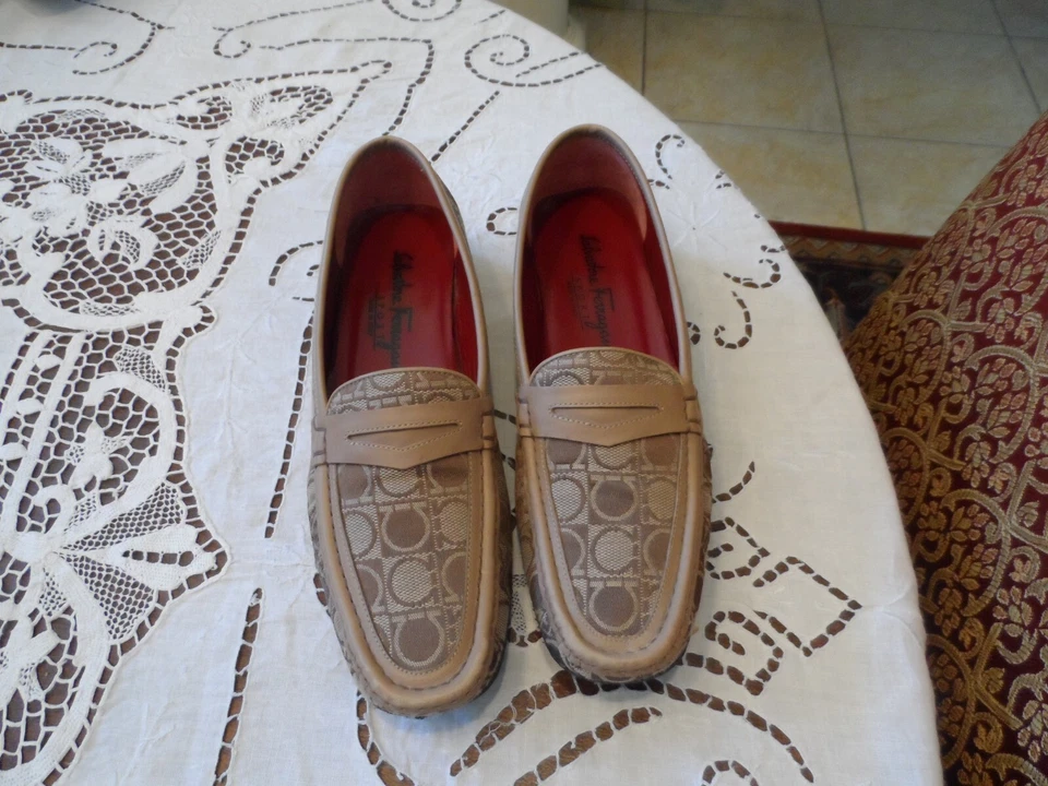 Nuevos Mocasines Salvatore Ferragamo Beige Estampado Gancini Lona-Cuero Talla 8A Foto 4 de 4