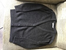 BRANDNEU MIT ETIKETT M&S Mädchen grau Wollmischung Schule Strickjacke-Größe 4/5 Jahre