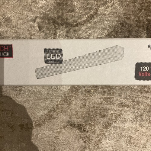 Utilitech Pro 24" Direct Wire Under Cabinet LED Strip Light Bar #0595682 - 第 1/4 張圖片