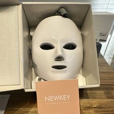 NEWKEY Adjustable Dimmable Light Therapy Mask for Face with Remote Control