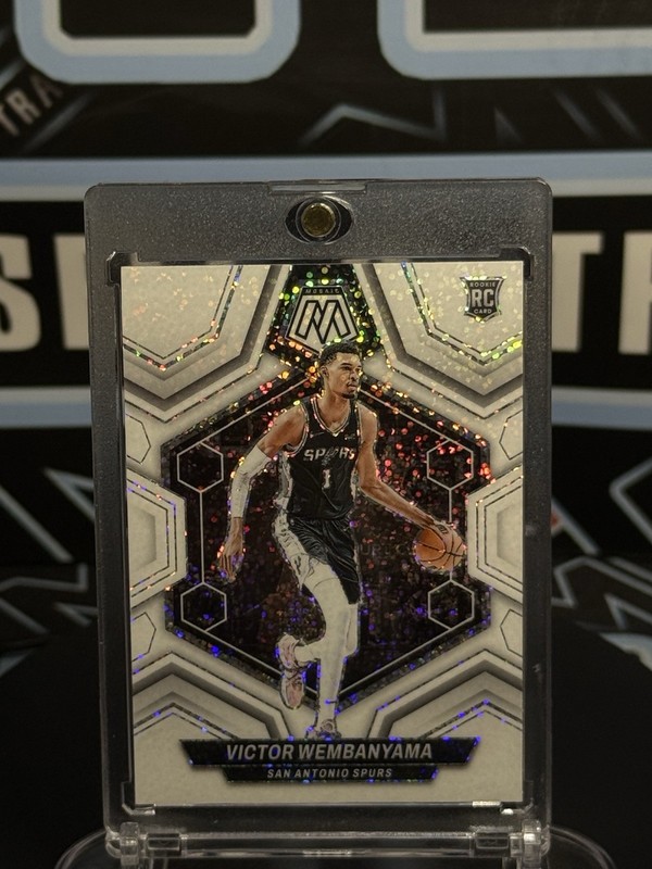 2023-24 Panini Mosaic Victor Wembanyama White Sparkle SSP RC #238 Spurs