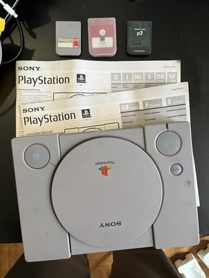 Sony Playstation 1 Incl. Controller und 3x Memory Card und OVP PS1