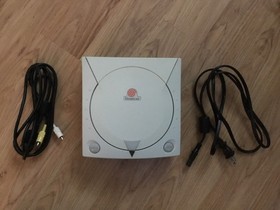 SEGA Dreamcast Console Bundle Lot 16 Games 4 Controllers VMU Carrying Case Works