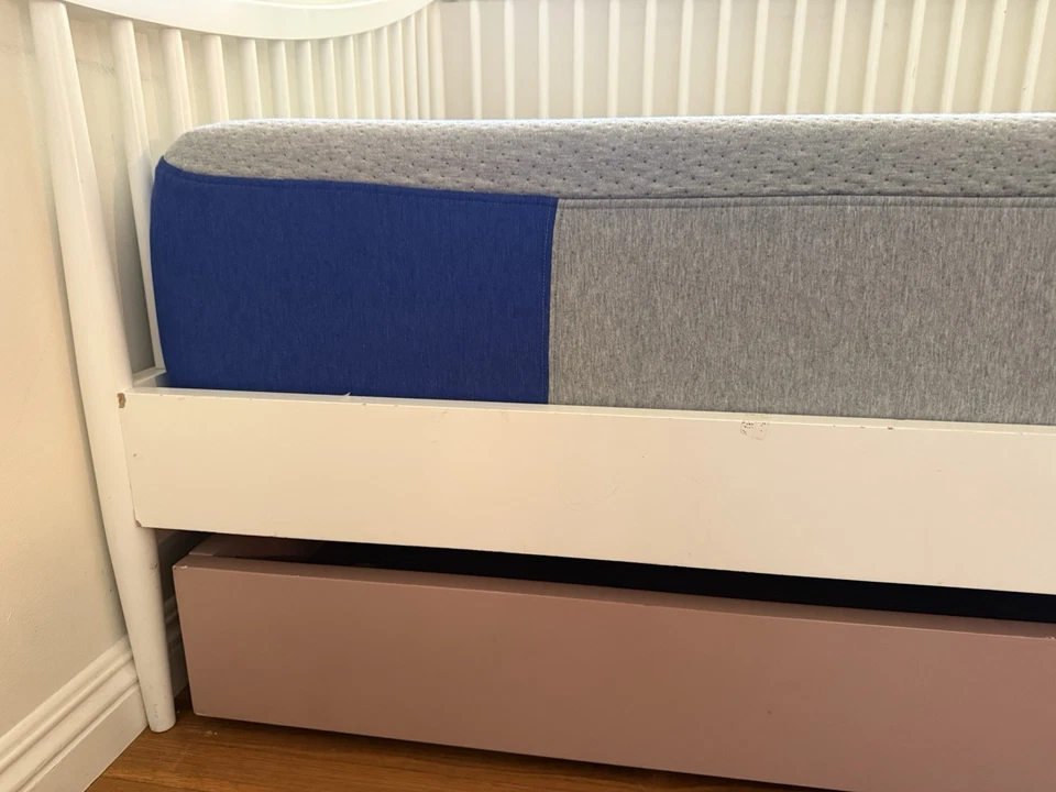 Caja y barril Hampshire husillo madera blanca niños cama doble con nido Foto 4 de 4