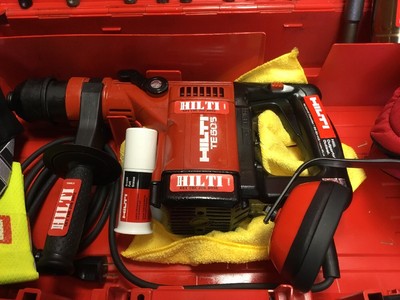 HILTI TE 505, L@@K, BREAKER, CHISELS INCLUDE, FREE EXTRAS, DURABLE