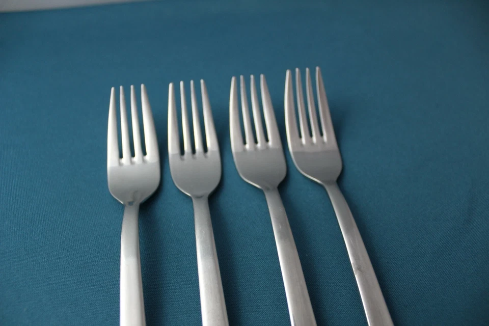 4 tenedores de ensalada JA Henckels PAVILLION 18/10 acero inoxidable 6 7/8" Foto 3 de 4