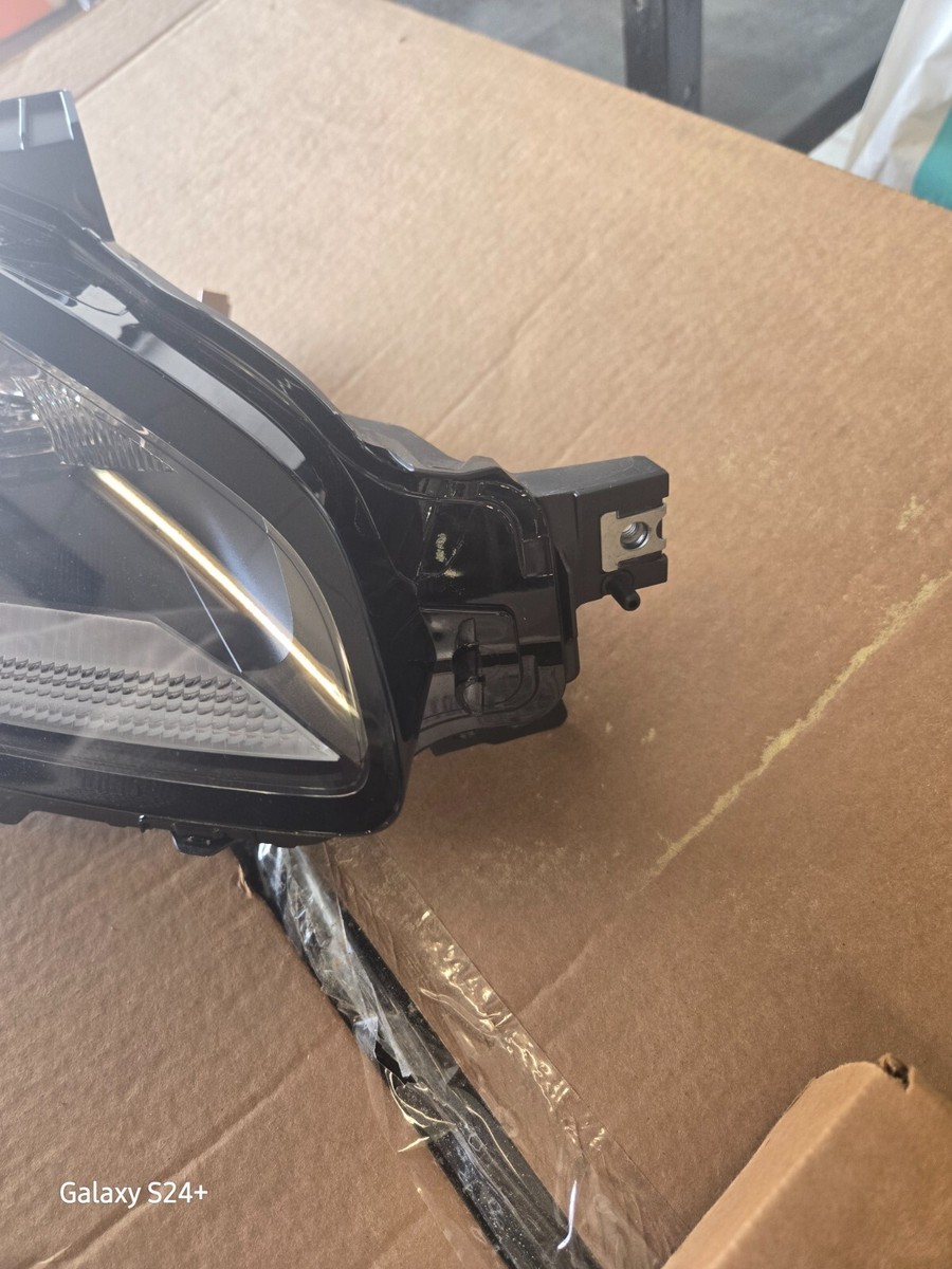 New OEM Genuine Toyota GR86 LED RIGHT RH Headlight Assembly SU003