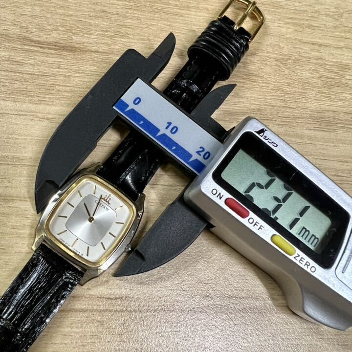 Seiko Credor 2F70-5160 Analog Quartz Women 14K Gold Bezel Seiko Credor 2F70-5160 Analog Quartz Women 14K Gold Bezel