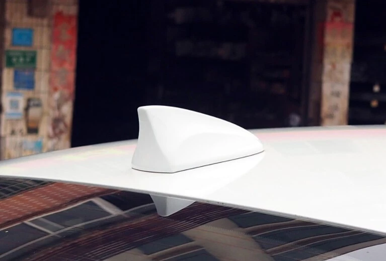 Cubierta de receptor de antena de aleta de tiburón blanco brillante para Volkswagen Beetle 13-2019 Foto 2 de 4