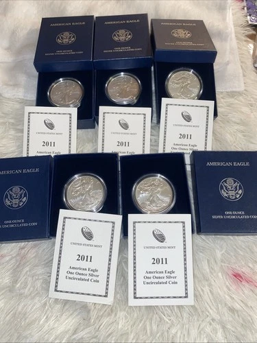 Lot Of 5 American Silver Eagle 1 oz UNC 2011 Silver Eagles (5) Box And COA.