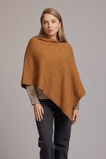 Poncho McDonald Possum Merino para mujer con detalle de liguero-panal