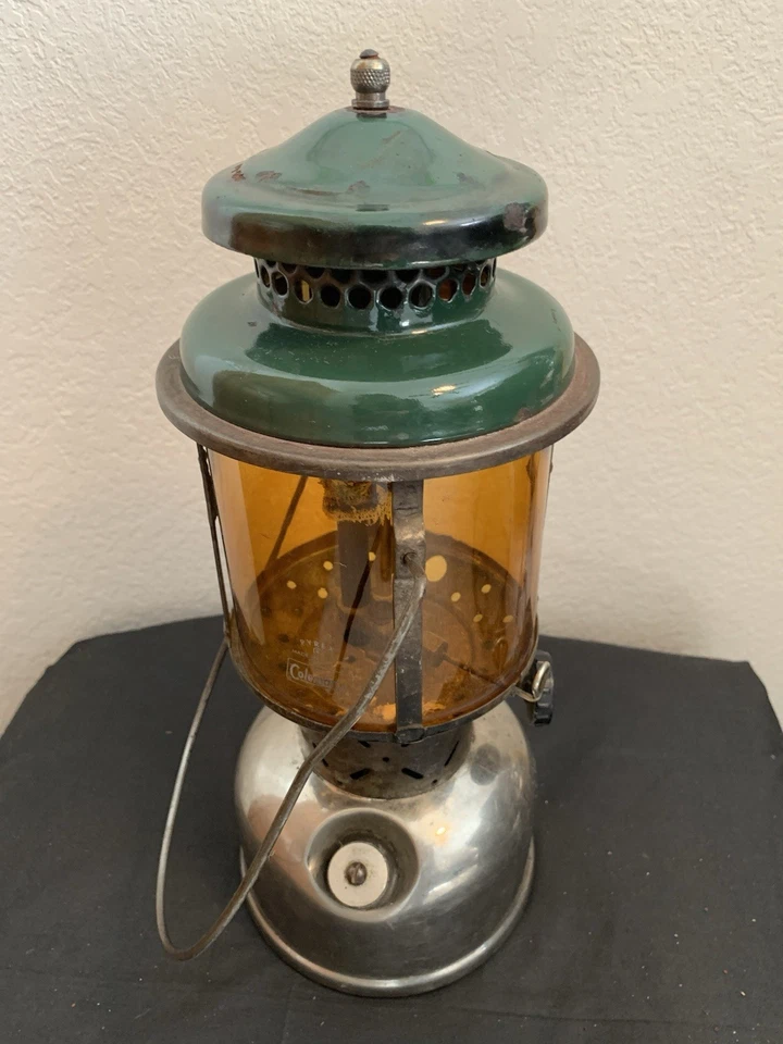 Vintage Coleman Instant Lite DBL MANTLE LANTERN  with Amber Glass Rare - Image 4 of 4