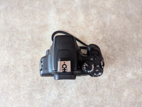 CANON EOS REBEL XS DS126191 CAMERA CAMERA (BODY ONLY) UNTESTED - Picture 7 of 8