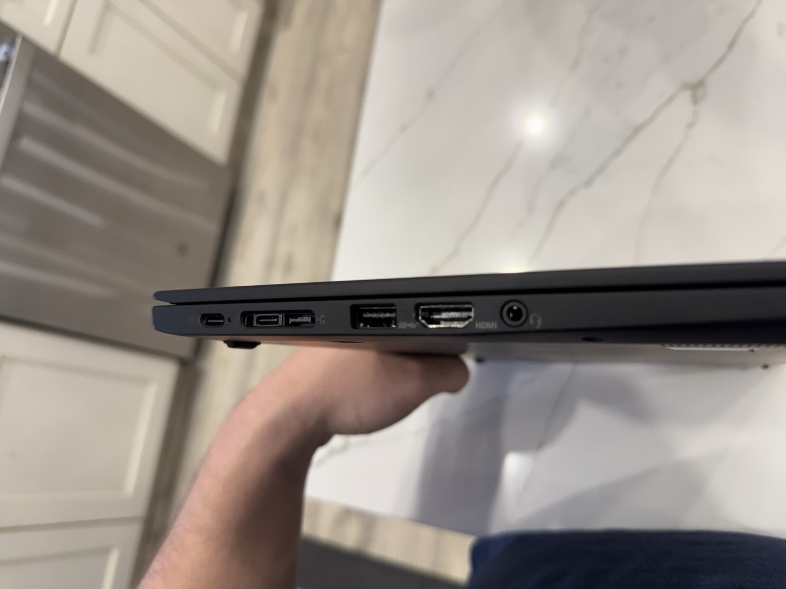 Lenovo ThinkPad X1, 14-Inch Laptop, with Intel Core i5 10th Gen., 512 GB SSD (Solid State Drive), Windows 11 Pro