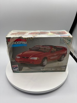 Monogram 1994 Mustang Indy Pace Car 1:25 Model Kit New in Damaged Package Box