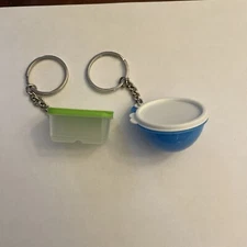 Tupperware Keychain Set of 2 Mini Thatsa-Bowl and Fridgesmart Original Bags New!