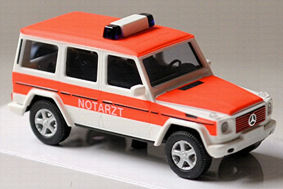 Mercedes Benz Clase G Emergencias W460 Facelift Blanco Rojo Luminoso 1:87 Busch - Imagen 2 de 4