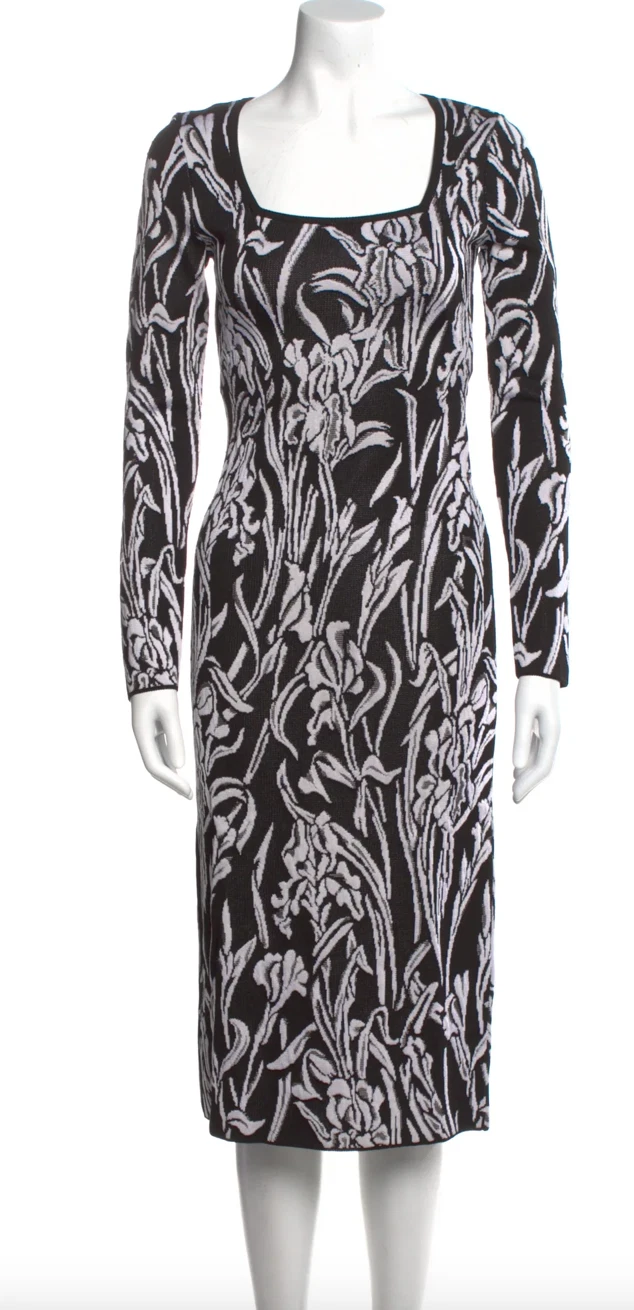 Abito designer Givenchy in bianco e nero stampato a maglia midi lunghezza turni