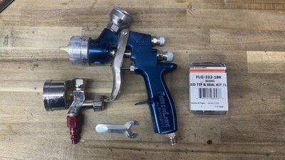 Devilbiss Flg4 Spray Gun With 1.3, 1.5, And 1.8 Tips