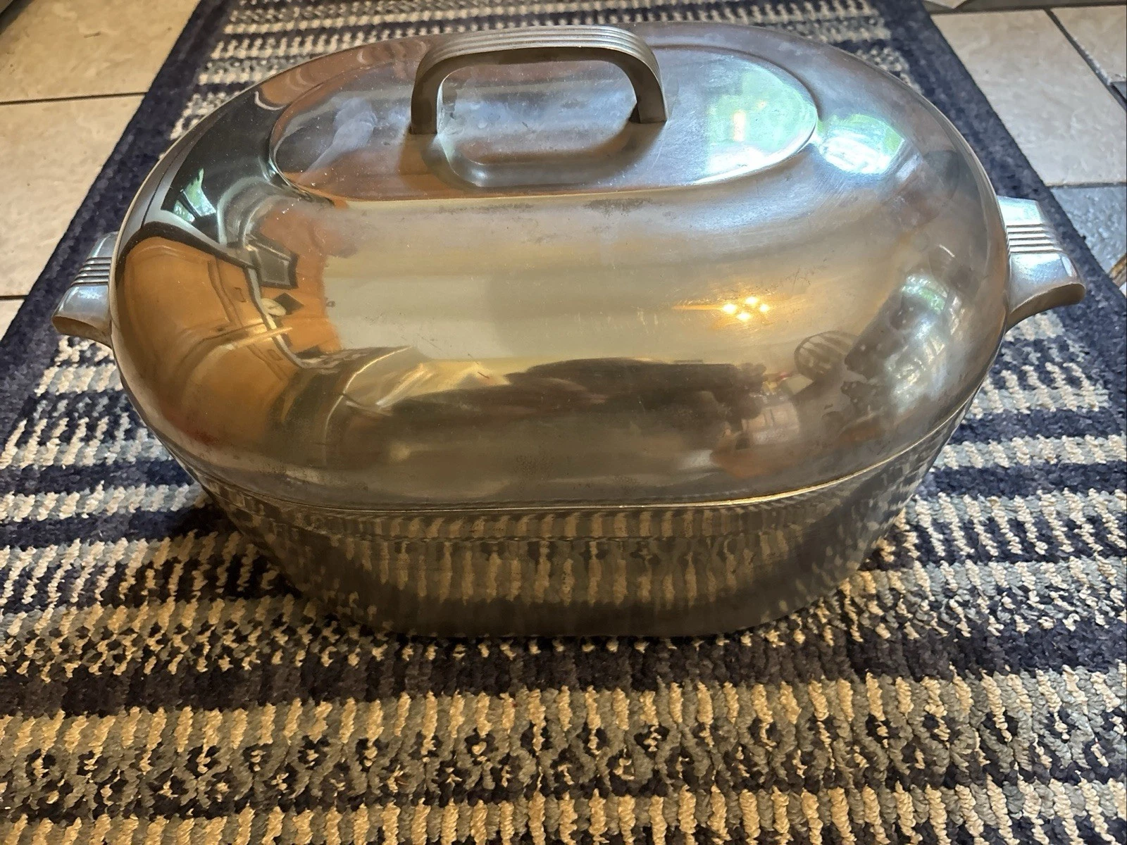 Vintage Wagner Ware Magnalite #4267 13Qt Dutch Oven Roaster w/ Trivet - Nice
Opens in a new window o