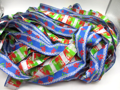 NOS Red Flowers Jacquard  Ribbon Sewing  Craft Trim  Over 16 Yards