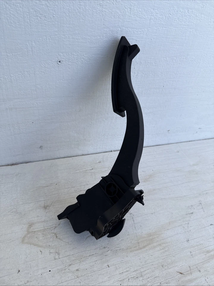 MERCEDES-BENZ B180 W246 ACCELERATOR PEDAL A246300 A246300 1404 Q5 - Image 3 of 4