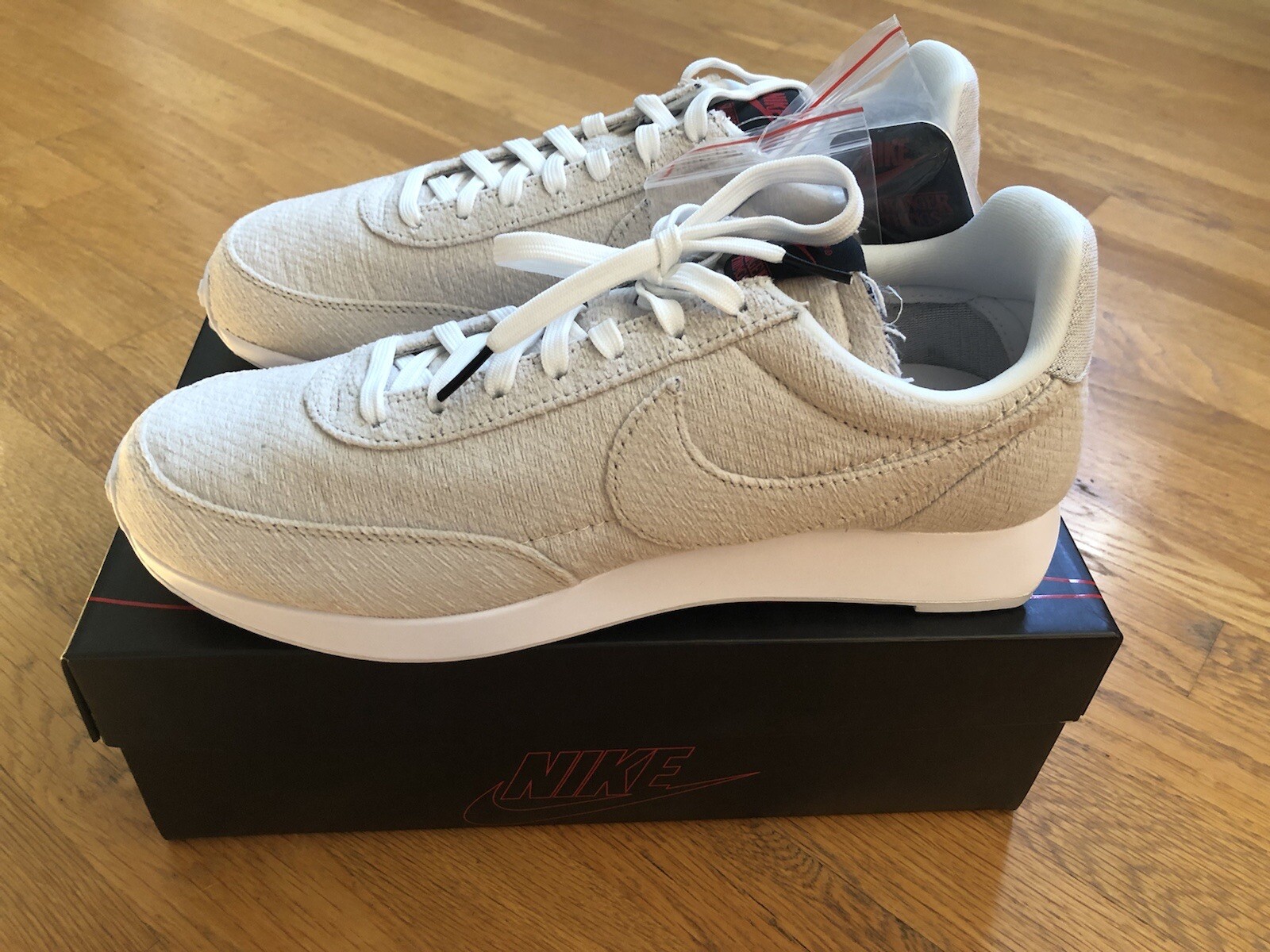 stranger things tailwind on feet