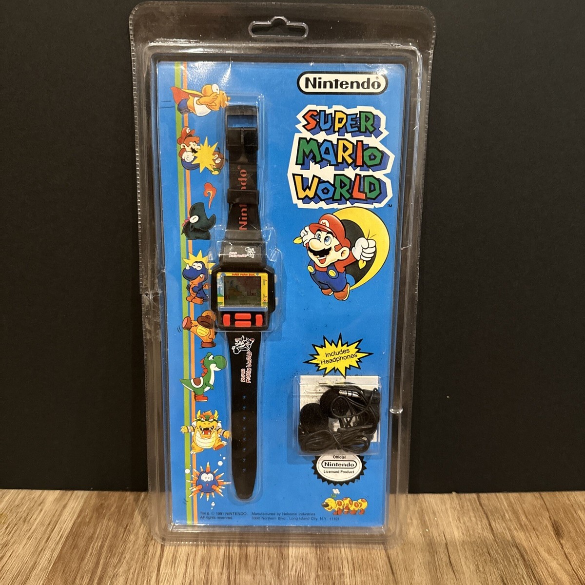 Nelsonic Nintendo Super Mario World Game Watch w Headphones Mint