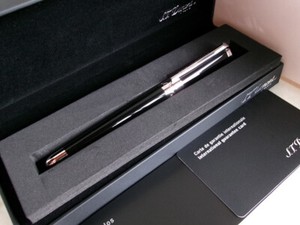 S.T. Dupont Liberte Fountain Pen Black Lacquer & Palladium 14K M Nib