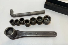 Antique Packer Auto Specialty Co Ray Wrench 325 and Sockets