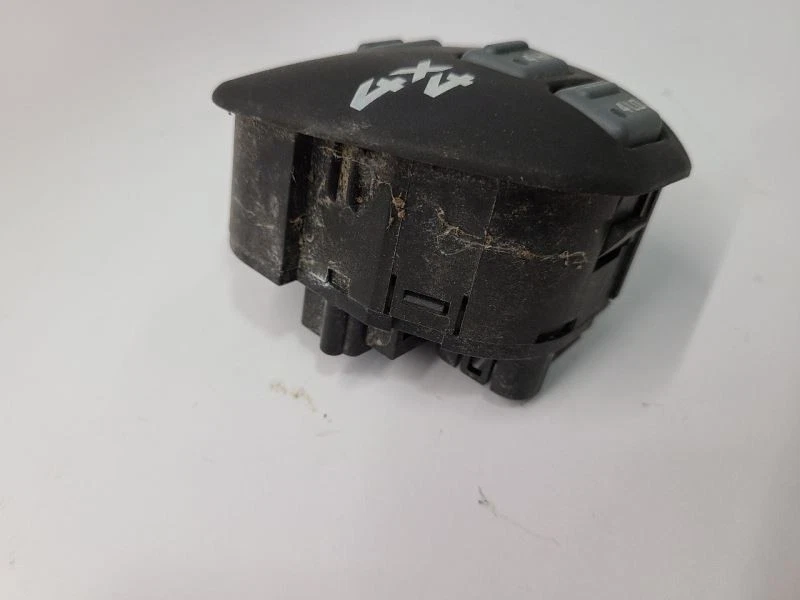 1998-2005 CHEVROLET BLAZER S10 4WD SWITCH 19244093 98-05 - Image 3 of 4