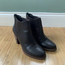 Ugg Uggs Women Size 6.5 Brown Heeled Boots Ankle Shoes