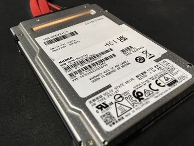 NETAPP 3.84TB 2.5'' 24Gb/s SAS SSD KPM61RUG3T84 X357_KPM6V3T8ATE *98% *520 FORMAT