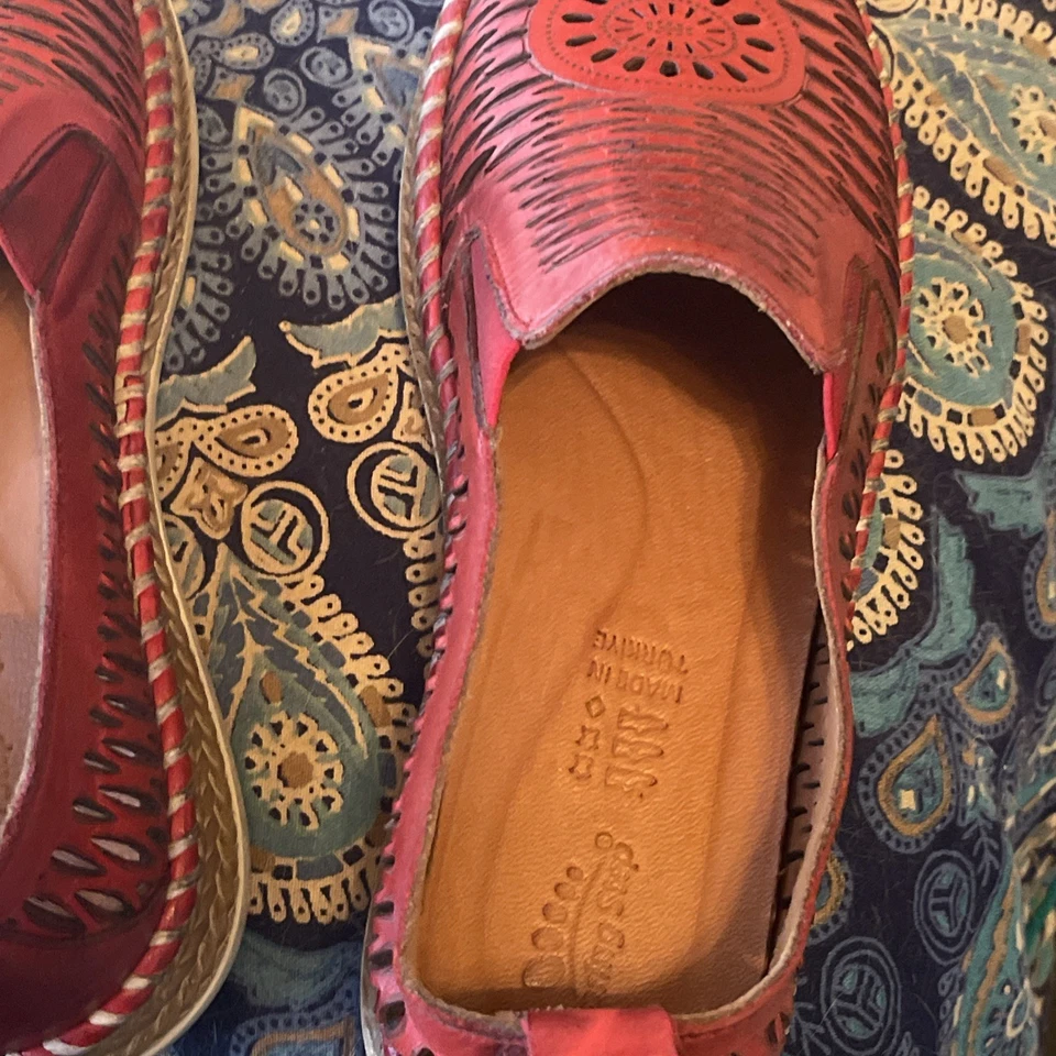 Spring Step Leather Perforated Slip-Ons Ingrid Red - size 6.5 - Image 2 of 4