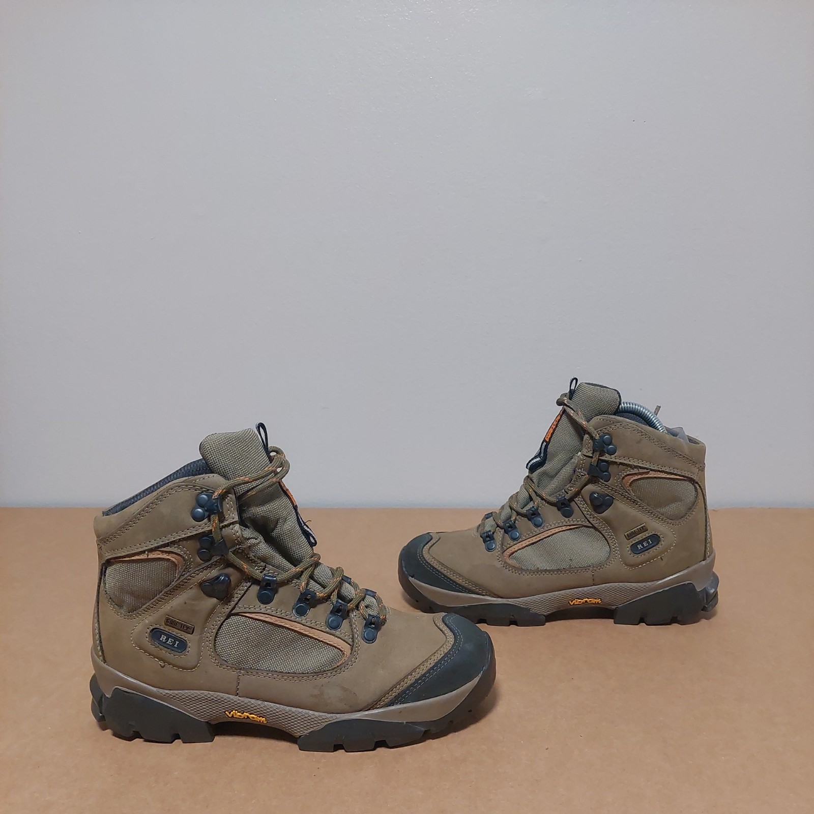 Rei Womens Monarch Gore tech Lichen size 7