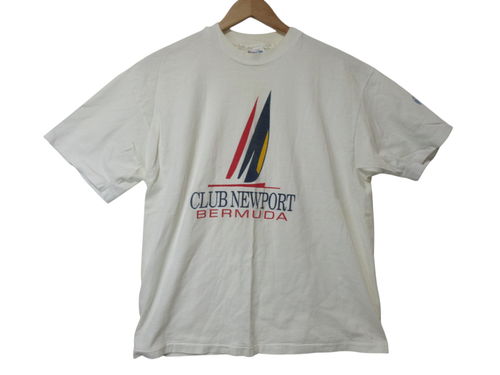 White short-sleeve Sz L Vtg men’s T with red, blue, and white Club Newport Bermuda logo and red stitch accents.