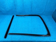Juego de 2 piezas de sello y moldura de canal de vidrio para puerta trasera clásica RAM 1500 09-24 OEM