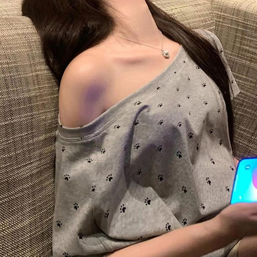 Summer Fashion T Shirt for Women with Dog Claw Print and Short Sleeves - Picture 5 of 14