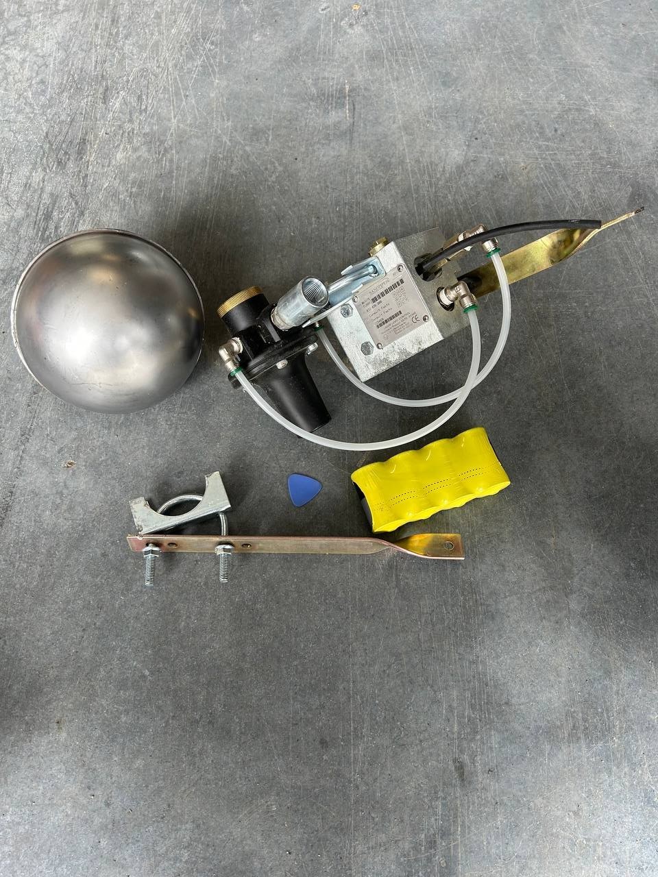 Sandpiper 032.036.000. Pneumatic Liquid Level Control, 1/2In Npt (For Parts)