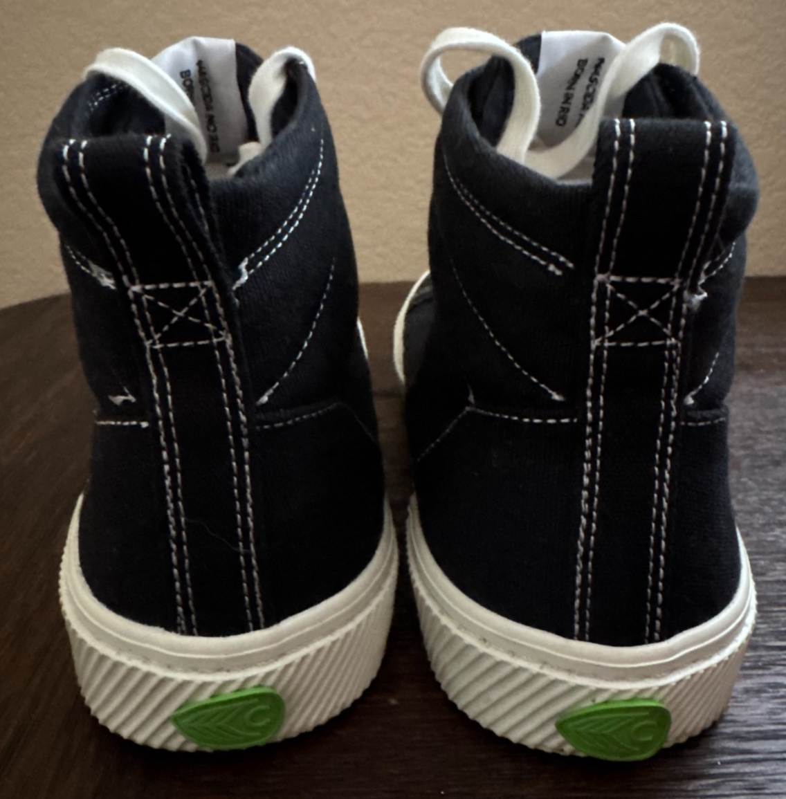 SAOLA Scarpe Cariuma OCA alte nere tela filo a contrasto uomo taglia 9 alte usate in ottime condizioni