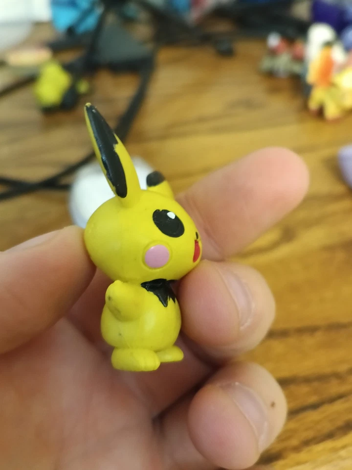 Figura Pokemon Pichu TOMY CGTSJ 1999 Nintendo 2" - Auténtica De Colección Foto 4 de 4