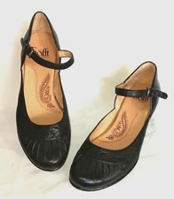 Sofft Modest Shoes Women's Size 6W Black Leather Ankle Strap Low Kitten Heels