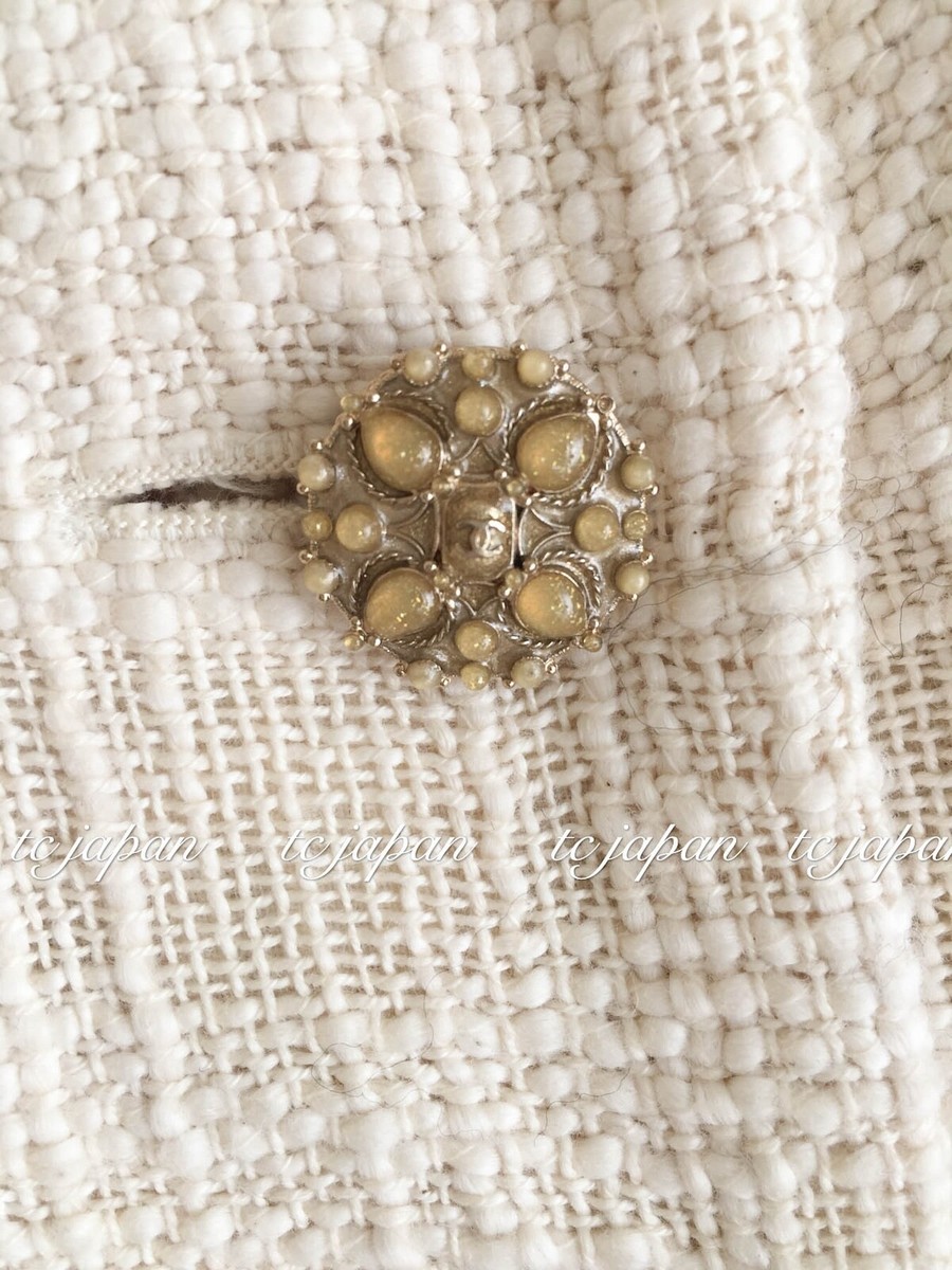 8K$ CHANEL 12PF Gripoix Jewel Button Ivory Tweed Jacket 36