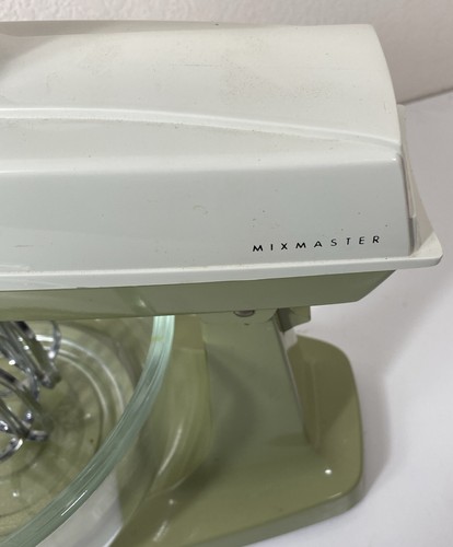 Vintage Sunbeam Mixmaster Stand Mixer W/ Bowl Beaters 10 Speed White & Black - Picture 8 of 16