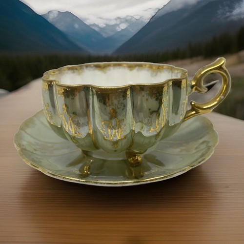VINTAGE TASSE UND UNTERTASSE RETRO SAMMLERSTÜCK GOLDAKZENT AUSGEFALLEN HERGESTELLT IN JAPAN.
