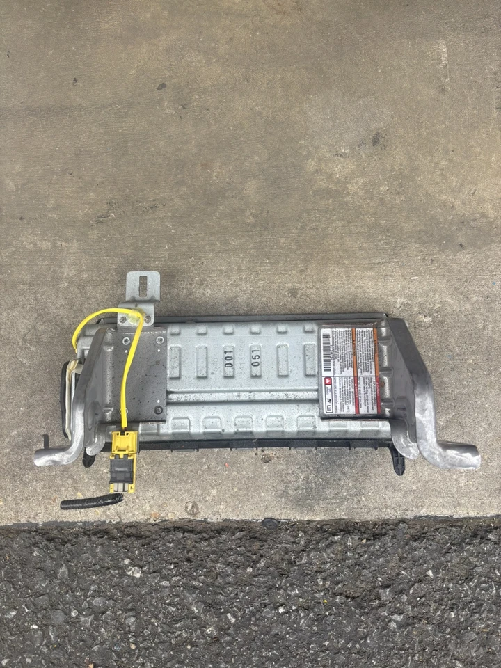 Rodilla delantera del lado del conductor Acura RLX 2014-2020-color negro Foto 2 de 3