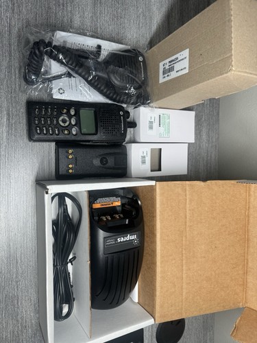 Motorola XTS2500 Model III 700/800 MHz P25 Digital Two-Way Radio H46UCH9PW7BN - Zdjęcie 11 z 15