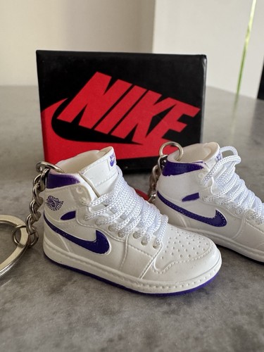 Nike Air Jordan Sneaker 3D mini Key ring Gift Set White Xmas BRAND NEW WITH BOX - Foto 2 di 6